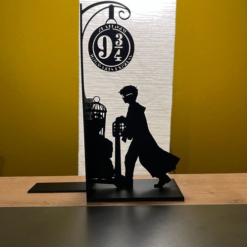 Harry Potter 9 3/4 Bookstand new, magical decorative