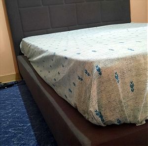 Διπλό κρεβάτι με στρώμα