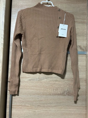 Turtleneck brown new, very soft fabric with sleeve and neck details