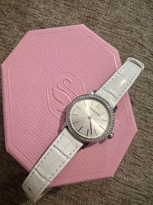 Swarovski Graceful Lady watch new women's quartz