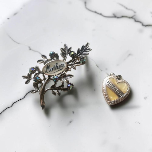Mother of pearl brooch and heart-shaped pendant, 1950s