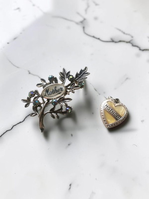 Mother of pearl brooch and heart-shaped pendant, 1950s