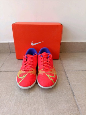 Nike Mercurial Vapor 14 σαν καινούργια, παιδικά ποδοσφαιρικά παπούτσια, πορτοκαλί με κίτρινες λεπτομέρειες, νούμερο 36.5