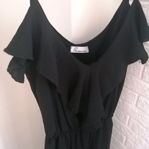 One-piece jumpsuit with ruffles like new, black, size M