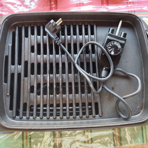 Rohnson electric grill used, good condition, functional
