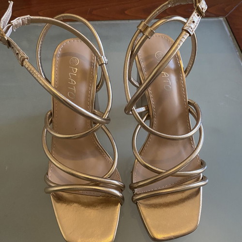 Sandals gold color platform size 38 like new