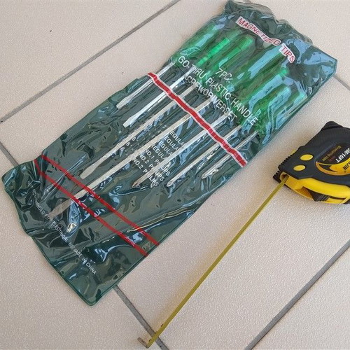 Screwdriver set 7pcs and one 5-meter new with magnetized tips