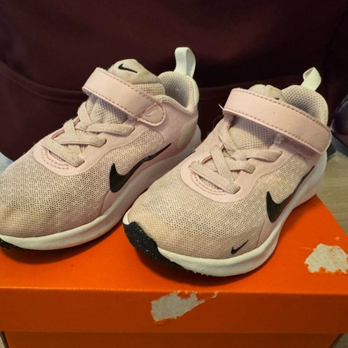Nike baby shoes used, size 25