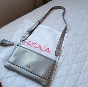 Ασημί χιαστί γυναικεία τσάντα Doca