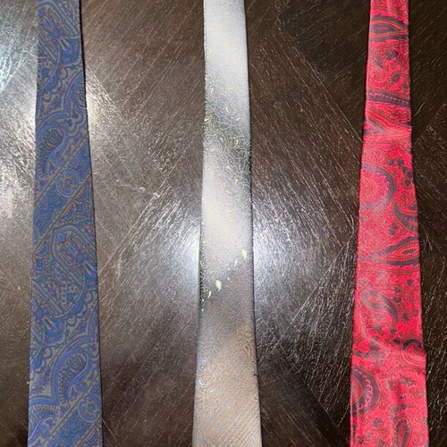 Set of 3 men's ties with paisley design like new