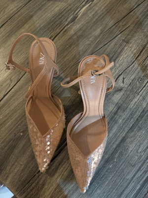 Πέδιλο Zara No 38 μεταχειρισμένο, μπεζ γόβες