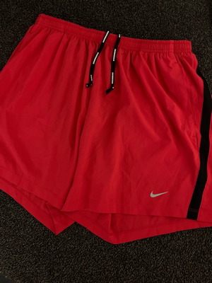 Nike Dri-fit σορτς καινούργιο, μέγεθος XL, κόκκινο
