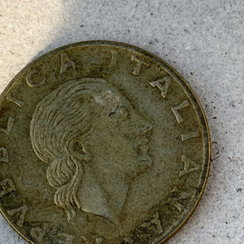 200 Lire coin from Italian Republic 1980