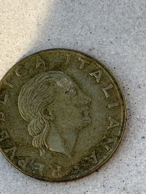 200 Lire coin from Italian Republic 1980