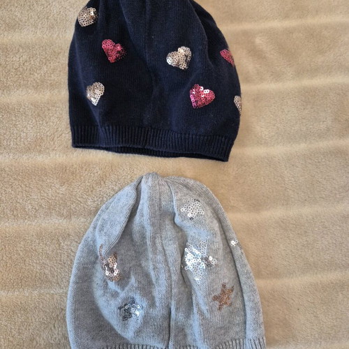 Set of two thin H&M hats like new with free beret