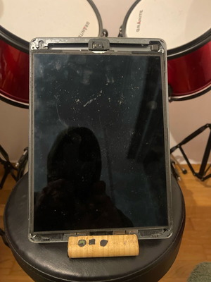 Apple iPad 8th generation used, missing screen and home button