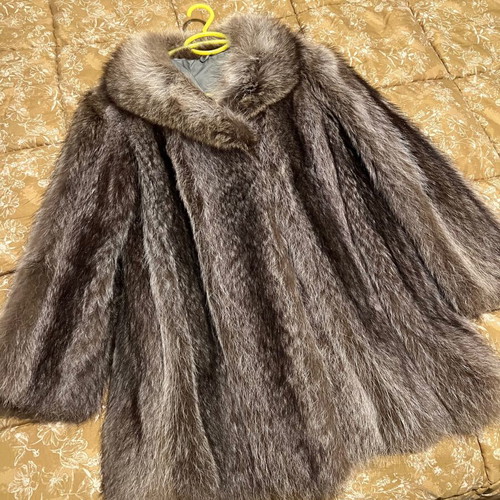 Raccoon fur like new, medium/large, genuine, made in America