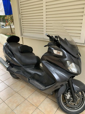 Μηχανή δρόμου Suzuki AN 650 Burgman σαν καινούργιο, μαύρη