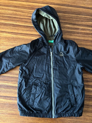 Benetton jacket with fleece lining like new, size 7-8