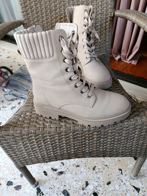 Boots like new, size 42, beige