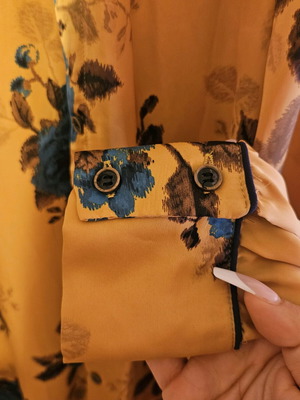 Πουκάμισο Zara floral σαν καινούργιο, μέγεθος XS, κίτρινο με μπλε σχέδιο