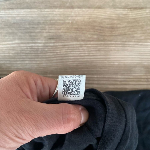 Adidas black top medium like new, 100% cotton