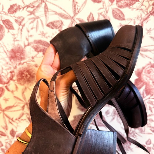 Gianna Kazakou brown vintage sandals never worn with imperfections size 36