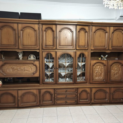 Classic large living room unit with display cabinet and bar, used