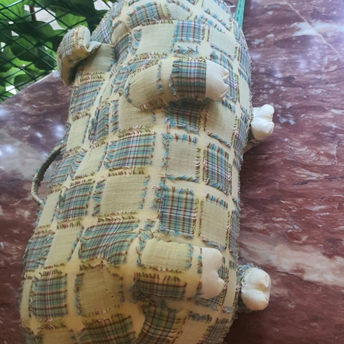 Pig-shaped pillow like new