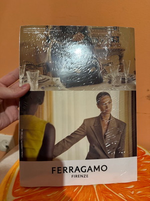 Περιοδικό Madame Figaro με άρωμα Valentino Born In Roma 6ml σαν καινούργιο