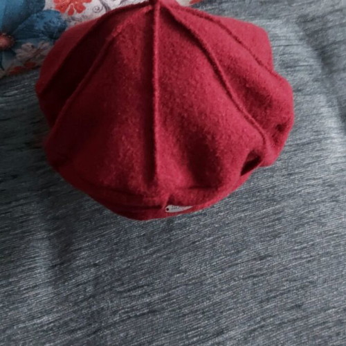 Red Mayser sports line beret hat like new