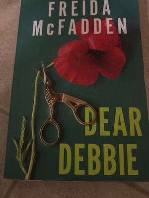 Dear Debbie by Freida McFadden like new, English