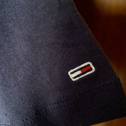 Tommy Hilfiger men's t-shirt like new with minor logo flaw, size S