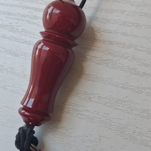 Bakelite burgundy mastic komboloi, 80g