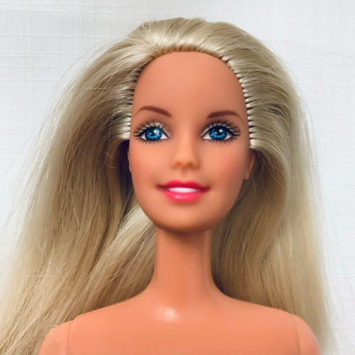 Barbie Chic 2001 like new
