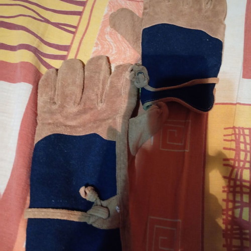 Men's gloves used, warm with soft lining, wool, black and beige