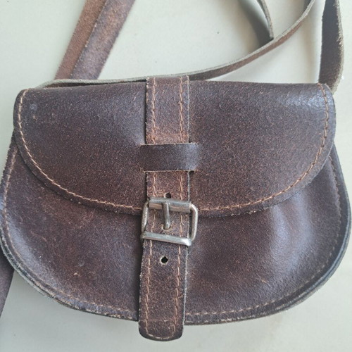 Handmade crossbody bag in natural brown leather like new