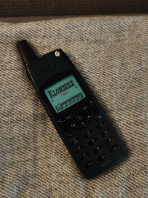 Ericsson R320s mobile phone