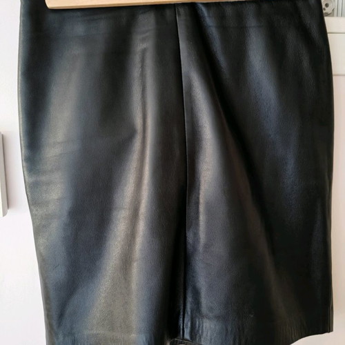 Fidele leather skirt short used, size medium