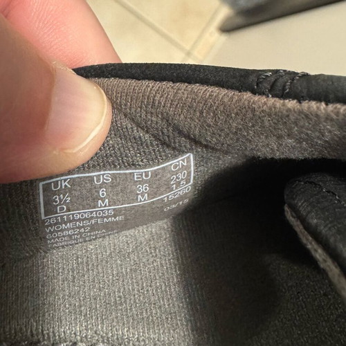 Γυναικεία δερμάτινα παπούτσια Clarks μέγεθος 36 μεταχειρισμένα, μαύρα