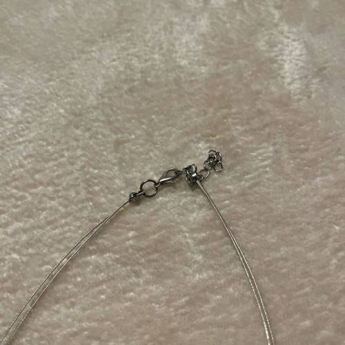 Necklace like new, white and silver