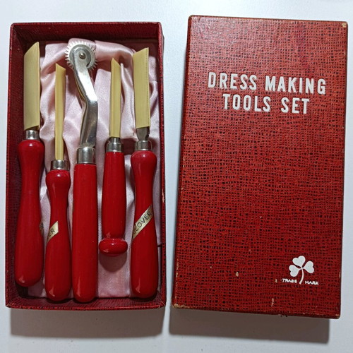 Clover vintage dress making tools set collectible unused