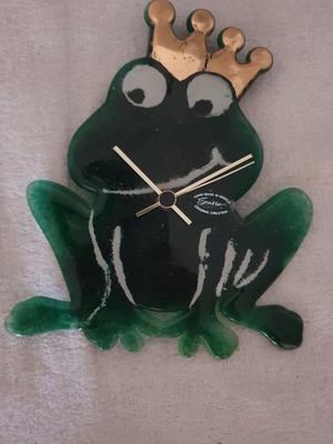 Frog wall clock handmade new, glass