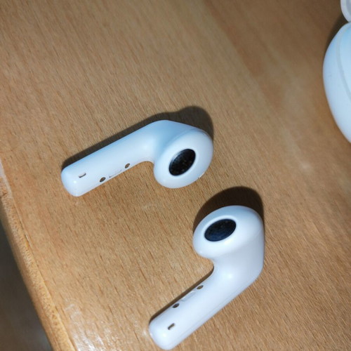 QCY AilyBuds E20 wireless earbuds used, battery weak