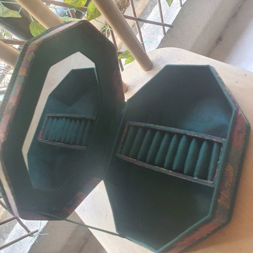 Vintage jewelry box like new, green