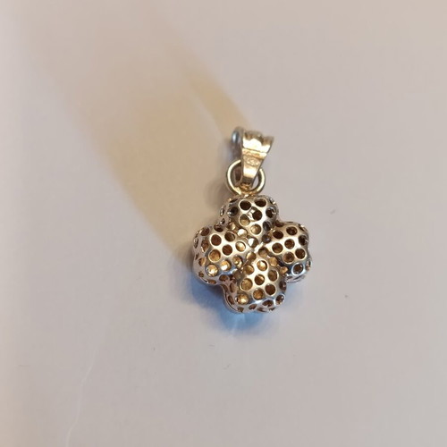 Discreet 925 Silver Cross pendant like new