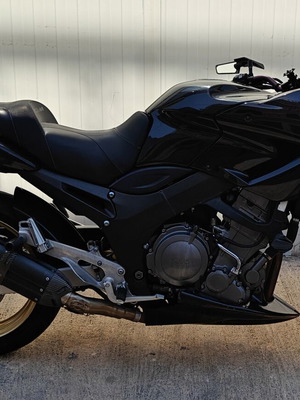 Yamaha TDM 900 μηχανή δρόμου μοντέλο 2005, μαύρο