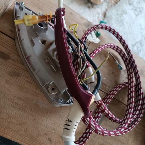 Philips GC8460 steam iron cables used