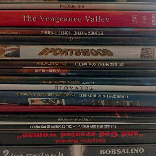 Pack of 15 DVDs like new, various genres