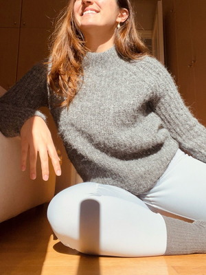 Guess gray sweater brand new, size XS